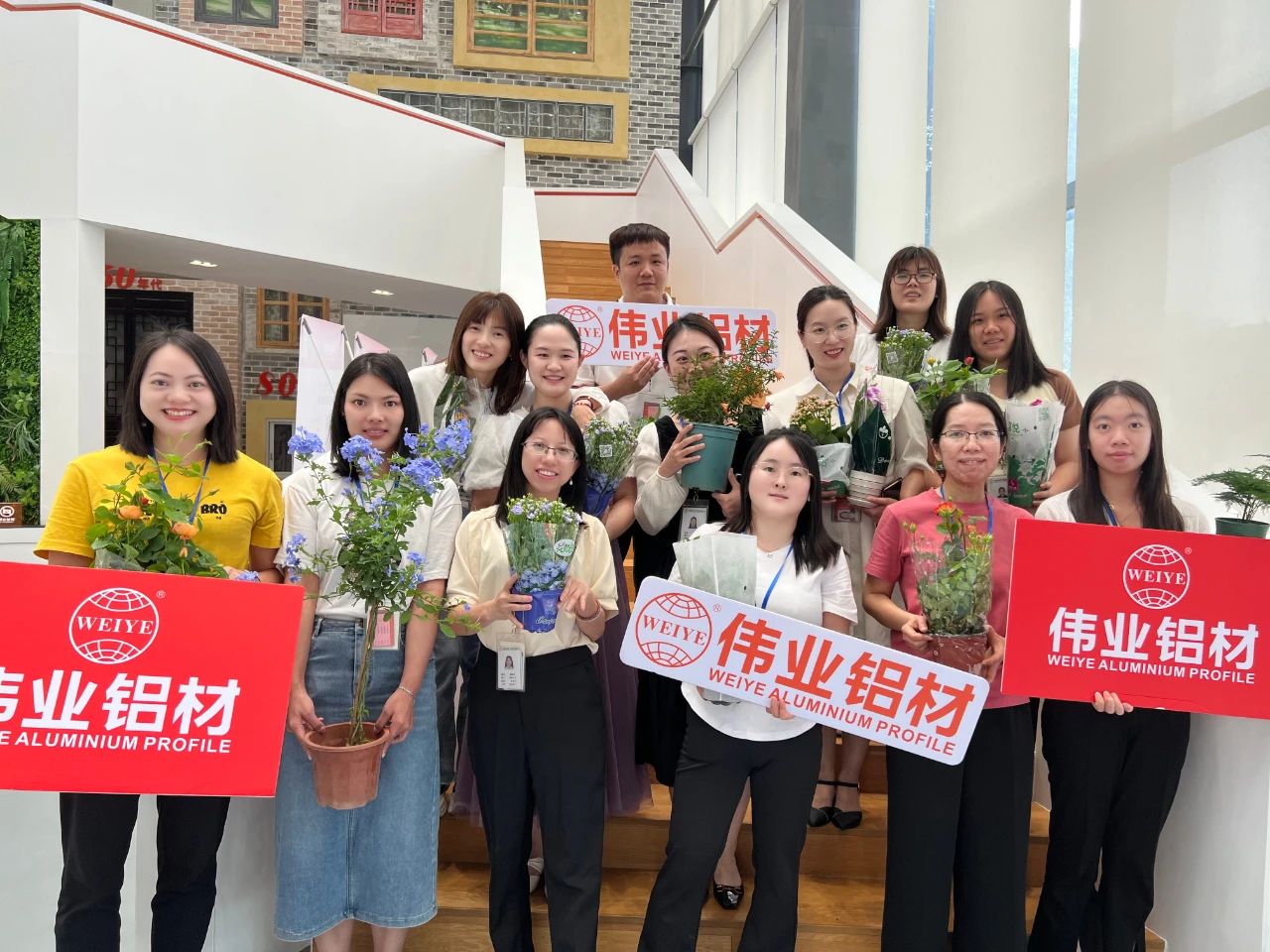 以爱浇灌，，，礼赠母亲 | 凯时铝材感恩母亲节职工活动圆满举行